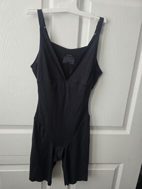 Maidenform Black Full-Body Shaping Bodysuit